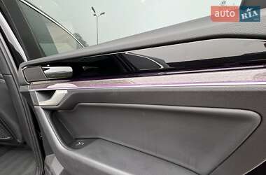 Внедорожник / Кроссовер Volkswagen Touareg 2019 в 