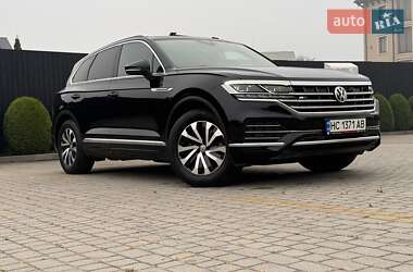 Внедорожник / Кроссовер Volkswagen Touareg 2019 в 