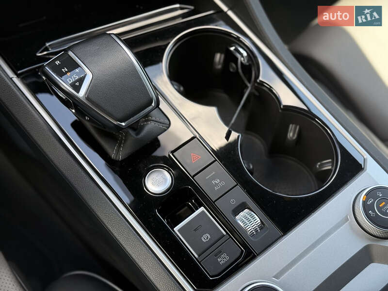Внедорожник / Кроссовер Volkswagen Touareg 2023 в Черновцах