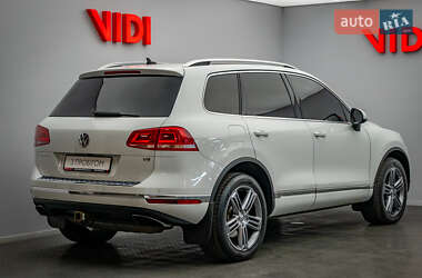 Внедорожник / Кроссовер Volkswagen Touareg 2015 в 