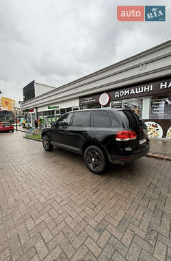 Внедорожник / Кроссовер Volkswagen Touareg 2005 в  фото 2 Внедорожник / Кроссовер Volkswagen Touareg 2005 в