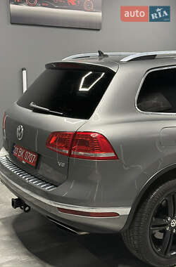 Внедорожник / Кроссовер Volkswagen Touareg 2016 в 