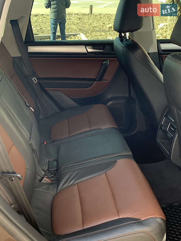 Внедорожник / Кроссовер Volkswagen Touareg 2013 в Киеве фото 10 Внедорожник / Кроссовер Volkswagen Touareg 2013 в Киеве