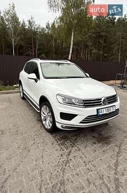 Внедорожник / Кроссовер Volkswagen Touareg 2016 в Буче
