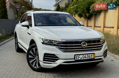 Позашляховик / Кросовер Volkswagen Touareg 2019 в Ужгороді