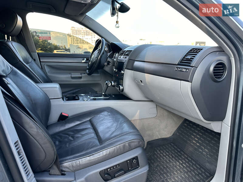 Внедорожник / Кроссовер Volkswagen Touareg 2009 в Житомире