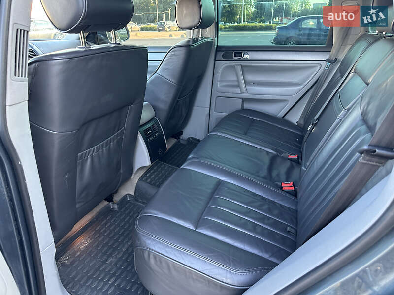 Внедорожник / Кроссовер Volkswagen Touareg 2009 в Житомире