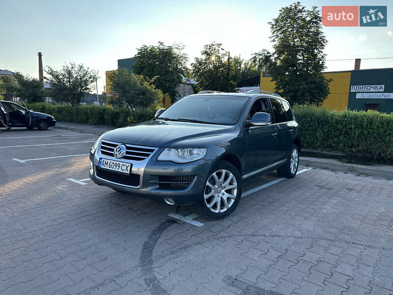 Внедорожник / Кроссовер Volkswagen Touareg 2009 в Житомире