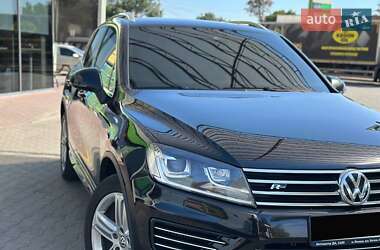 Внедорожник / Кроссовер Volkswagen Touareg 2015 в Первомайске