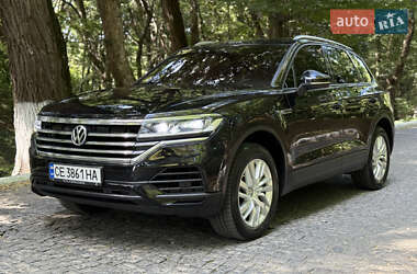 Внедорожник / Кроссовер Volkswagen Touareg 2019 в 