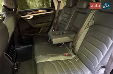 Внедорожник / Кроссовер Volkswagen Touareg 2019 в 