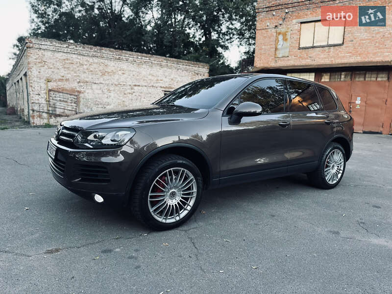Позашляховик / Кросовер Volkswagen Touareg 2010 в Вінниці