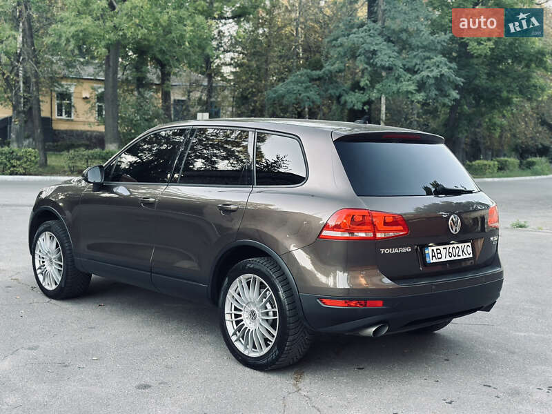 Позашляховик / Кросовер Volkswagen Touareg 2010 в Вінниці