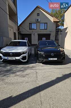 Позашляховик / Кросовер Volkswagen Touareg 2022 в Миколаєві