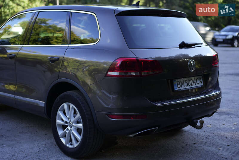 Внедорожник / Кроссовер Volkswagen Touareg 2010 в Сумах