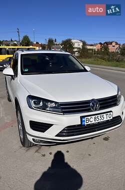 Внедорожник / Кроссовер Volkswagen Touareg 2016 в 