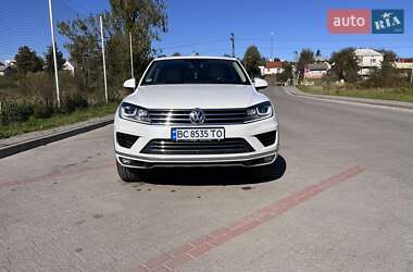 Внедорожник / Кроссовер Volkswagen Touareg 2016 в 