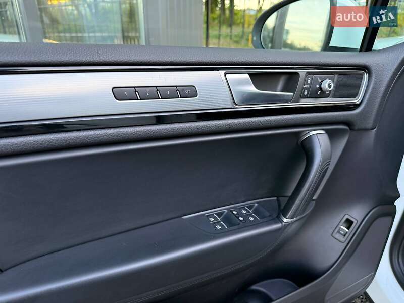 Внедорожник / Кроссовер Volkswagen Touareg 2015 в Хмельницком фото 30 Внедорожник / Кроссовер Volkswagen Touareg 2015 в Хмельницком