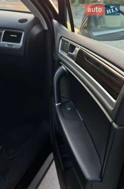 Позашляховик / Кросовер Volkswagen Touareg 2014 в  фото 39 Позашляховик / Кросовер Volkswagen Touareg 2014 в
