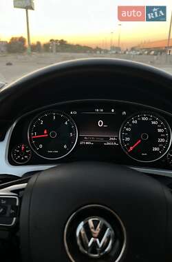 Позашляховик / Кросовер Volkswagen Touareg 2014 в  фото 49 Позашляховик / Кросовер Volkswagen Touareg 2014 в