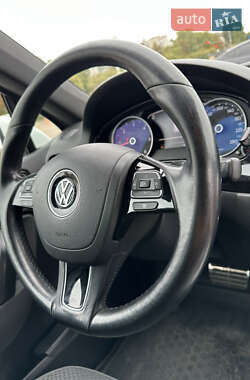Позашляховик / Кросовер Volkswagen Touareg 2012 в Житомирі