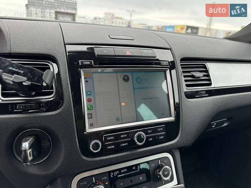 Внедорожник / Кроссовер Volkswagen Touareg 2012 в Житомире