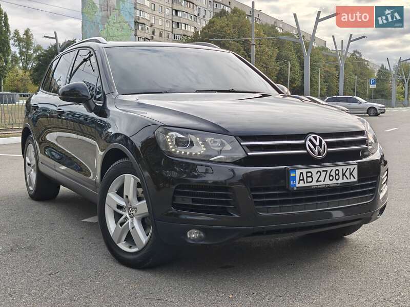 Внедорожник / Кроссовер Volkswagen Touareg 2010 в Харькове