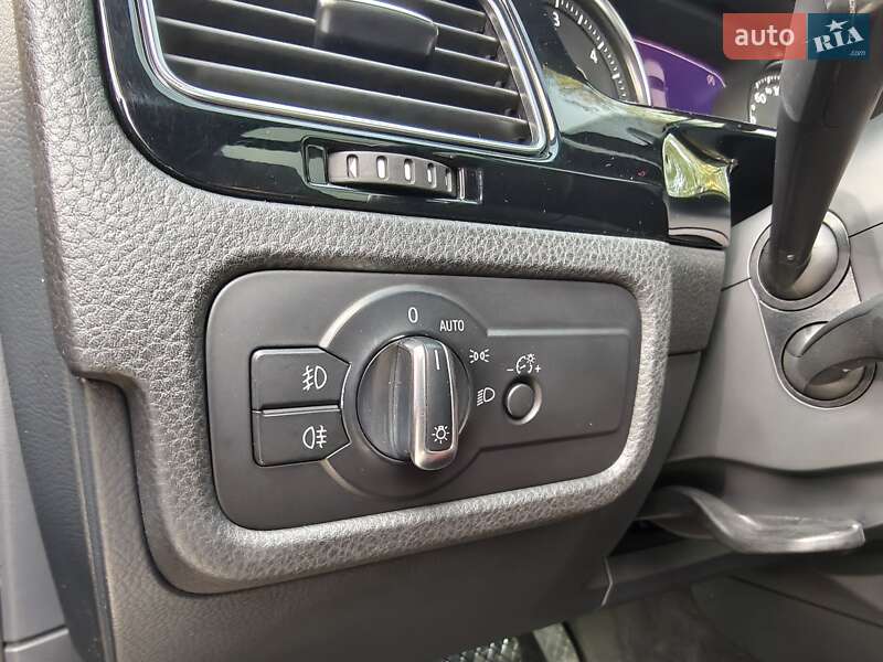 Внедорожник / Кроссовер Volkswagen Touareg 2010 в Харькове
