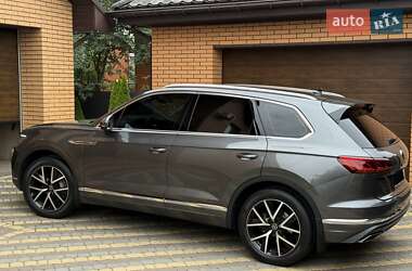 Внедорожник / Кроссовер Volkswagen Touareg 2020 в 