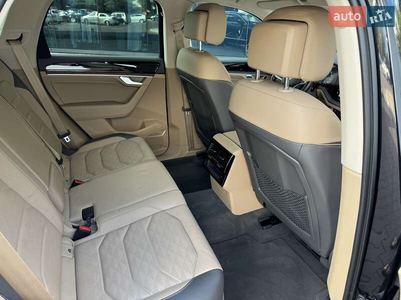 Внедорожник / Кроссовер Volkswagen Touareg 2022 в Киеве