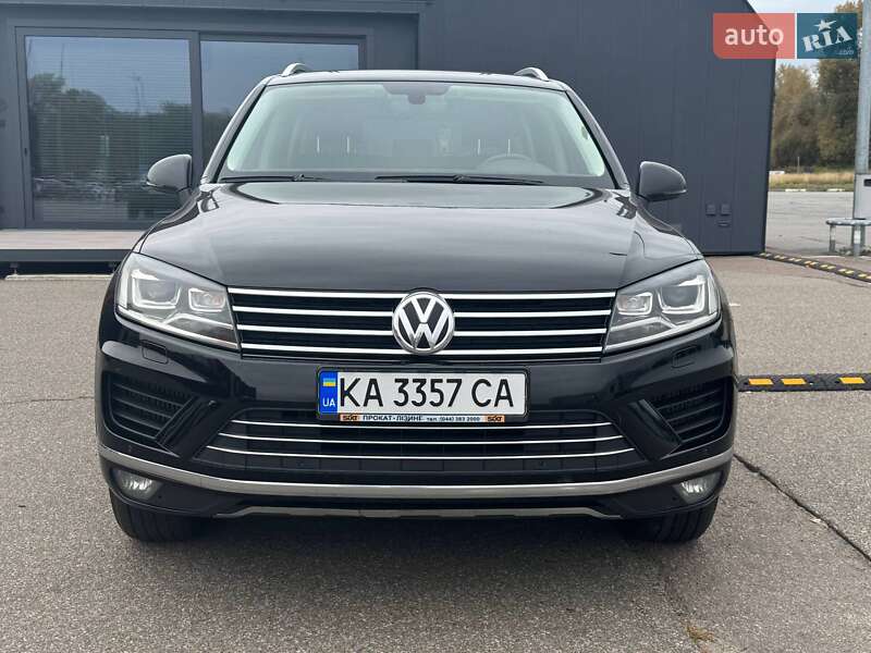 Внедорожник / Кроссовер Volkswagen Touareg 2017 в Киеве