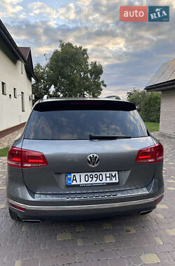 Внедорожник / Кроссовер Volkswagen Touareg 2015 в 