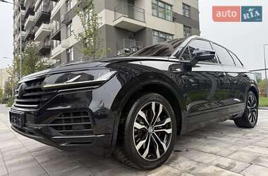 Позашляховик / Кросовер Volkswagen Touareg 2021 в Києві