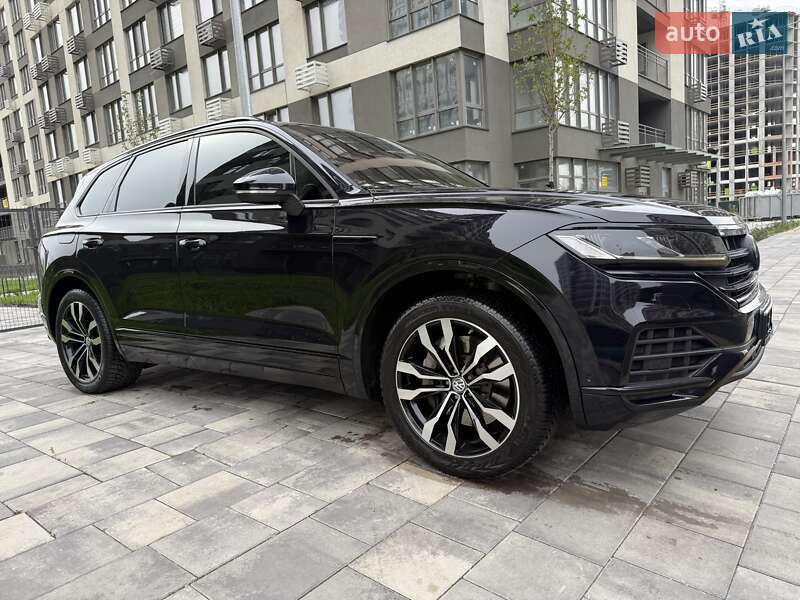 Внедорожник / Кроссовер Volkswagen Touareg 2021 в Киеве