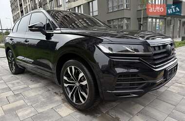 Внедорожник / Кроссовер Volkswagen Touareg 2021 в Киеве