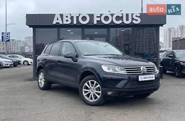 Внедорожник / Кроссовер Volkswagen Touareg 2015 в Киеве