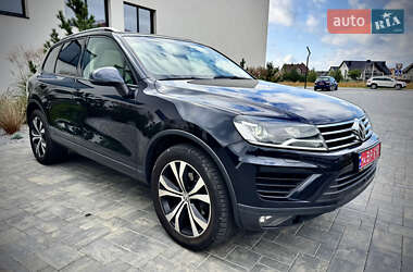 Внедорожник / Кроссовер Volkswagen Touareg 2016 в 