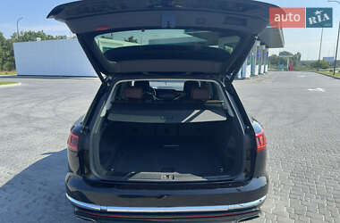 Позашляховик / Кросовер Volkswagen Touareg 2018 в 