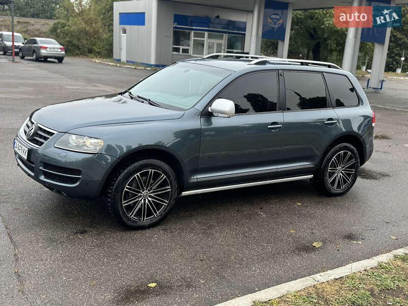 Внедорожник / Кроссовер Volkswagen Touareg 2006 в 