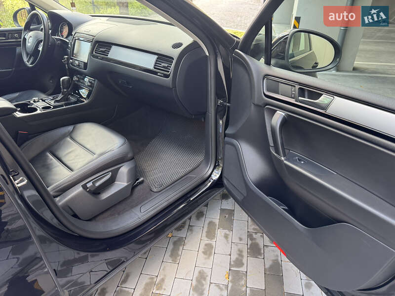 Внедорожник / Кроссовер Volkswagen Touareg 2015 в Киеве фото 48 Внедорожник / Кроссовер Volkswagen Touareg 2015 в Киеве