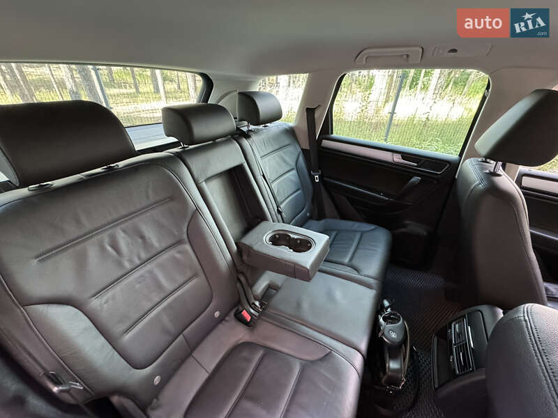 Внедорожник / Кроссовер Volkswagen Touareg 2015 в Киеве фото 56 Внедорожник / Кроссовер Volkswagen Touareg 2015 в Киеве