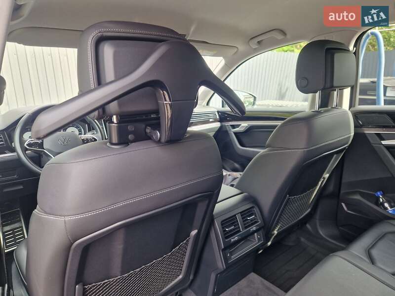 Внедорожник / Кроссовер Volkswagen Touareg 2021 в Днепре