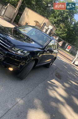 Внедорожник / Кроссовер Volkswagen Touareg 2012 в 