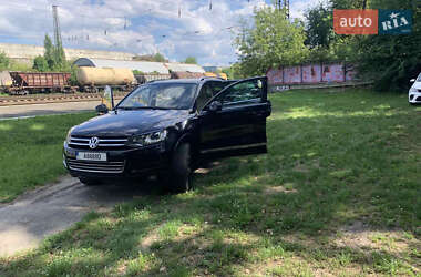 Внедорожник / Кроссовер Volkswagen Touareg 2012 в 
