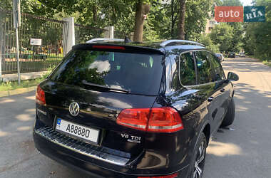 Внедорожник / Кроссовер Volkswagen Touareg 2012 в 