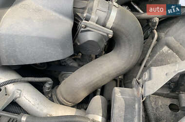 Внедорожник / Кроссовер Volkswagen Touareg 2012 в 