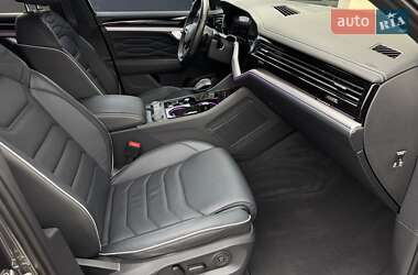 Позашляховик / Кросовер Volkswagen Touareg 2023 в  фото 109 Позашляховик / Кросовер Volkswagen Touareg 2023 в