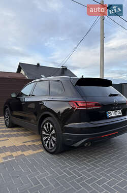 Внедорожник / Кроссовер Volkswagen Touareg 2021 в Кропивницком