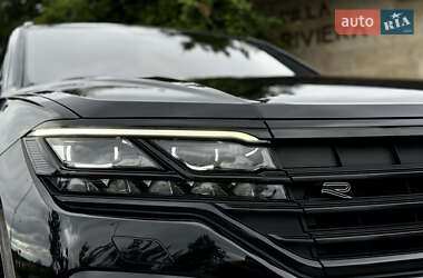 Внедорожник / Кроссовер Volkswagen Touareg 2022 в 