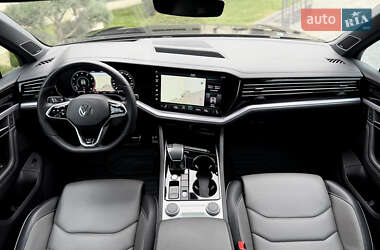 Внедорожник / Кроссовер Volkswagen Touareg 2022 в 